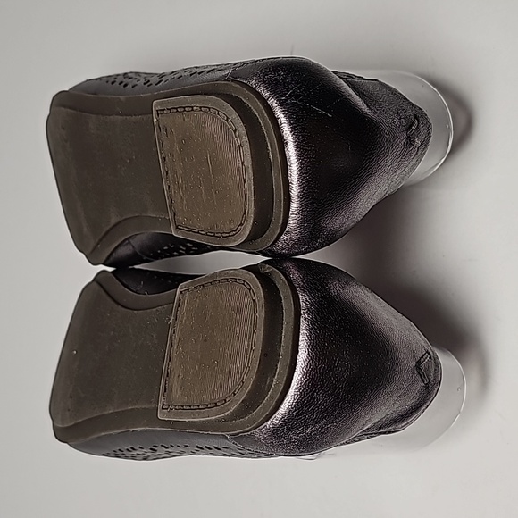 Vionic Metallic Flats - Picture 14 of 14